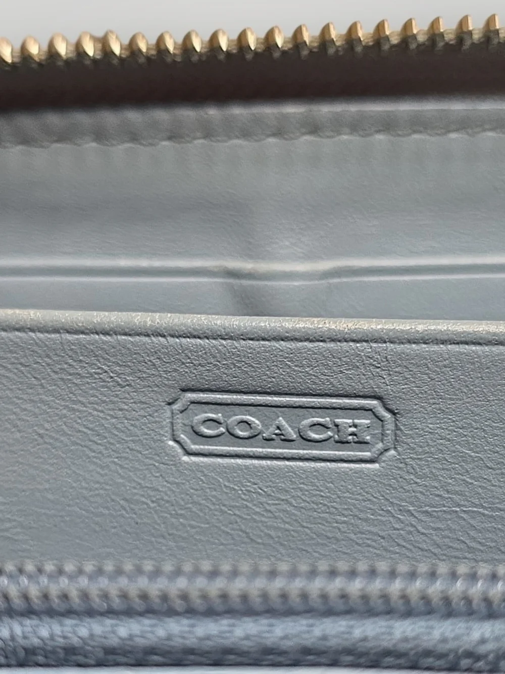 COACH Soho Vintage Zoe Double Buckle Zip Wallet EUC